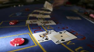 Casino Hold'em betting decision interface showing Ante, Call, and Raise options on mekar189 login